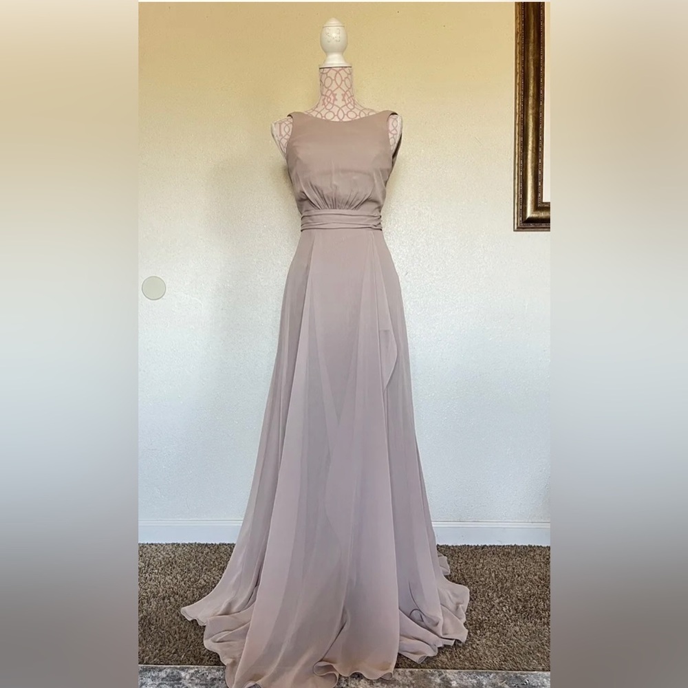Amsale Colby halter keyhole tie waist floor length gown sz 2